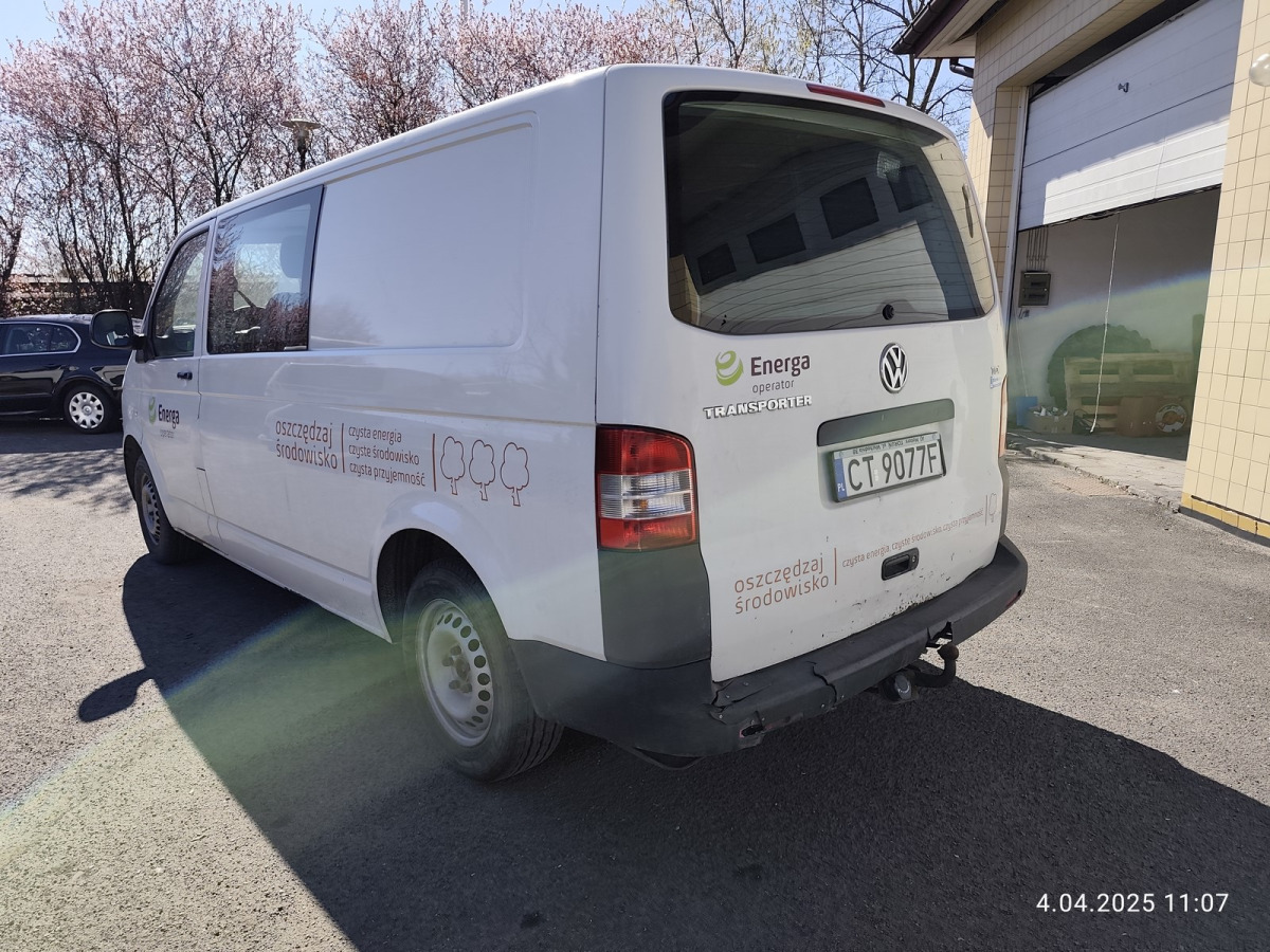 VOLKSWAGEN TRANSPORTER BRYGADÓWKA - Duplakabinos kisteherautó: 4 kép. VOLKSWAGEN TRANSPORTER BRYGADÓWKA - Duplakabinos kisteherautó: 4 kép.