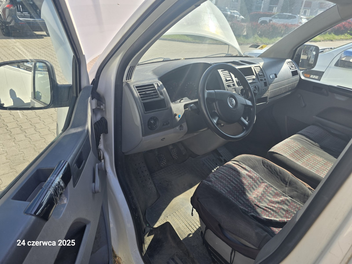 VOLKSWAGEN TRANSPORTER FURGON BLASZAK - Furgon: 5 kép. VOLKSWAGEN TRANSPORTER FURGON BLASZAK - Furgon: 5 kép.