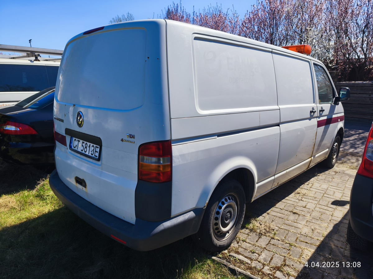 VOLKSWAGEN TRANSPORTER FURGON BLASZAK - Furgon: 3 kép. VOLKSWAGEN TRANSPORTER FURGON BLASZAK - Furgon: 3 kép.
