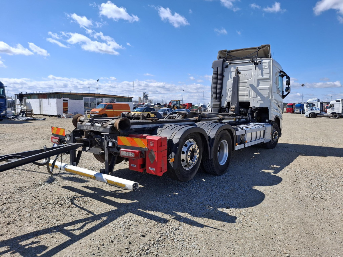 VOLVO FH 500 CIĄGNIK SIODŁOWY - Horgos rakodó teherautó: 5 kép. VOLVO FH 500 CIĄGNIK SIODŁOWY - Horgos rakodó teherautó: 5 kép.