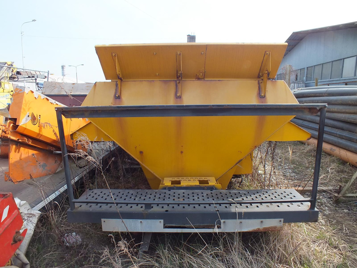 Zabudowa piaskarki ECON CMZCMCB - 2004 - 5m3 - Hydromotor - Homok-/ Sószóró: 5 kép. Zabudowa piaskarki ECON CMZCMCB - 2004 - 5m3 - Hydromotor - Homok-/ Sószóró: 5 kép.