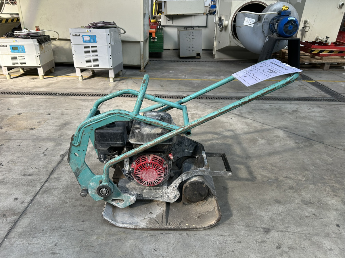 Zagęszczarka AMMANN APF 20/50 - 2019 - 500mm - 20kN - Honda GX160 - Lapvibrátor: 4 kép. Zagęszczarka AMMANN APF 20/50 - 2019 - 500mm - 20kN - Honda GX160 - Lapvibrátor: 4 kép.