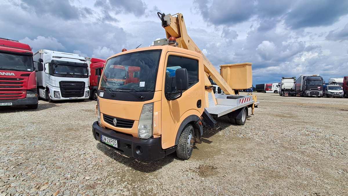 Podnośnik do prac konserwacyjno-montażowych RENAULT MAXITY - Emelőkosaras teherautó: 2 kép. Podnośnik do prac konserwacyjno-montażowych RENAULT MAXITY - Emelőkosaras teherautó: 2 kép.