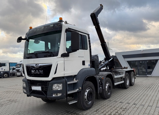 MAN TGS 35440 - Horgos rakodó teherautó: 3 kép. MAN TGS 35440 - Horgos rakodó teherautó: 3 kép.