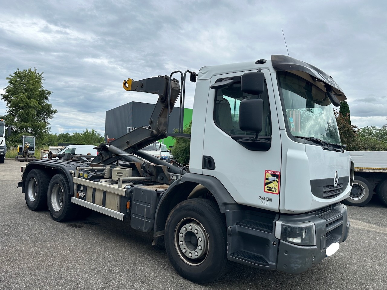 RENAULT LANDER 380DXI - Horgos rakodó teherautó: 2 kép. RENAULT LANDER 380DXI - Horgos rakodó teherautó: 2 kép.