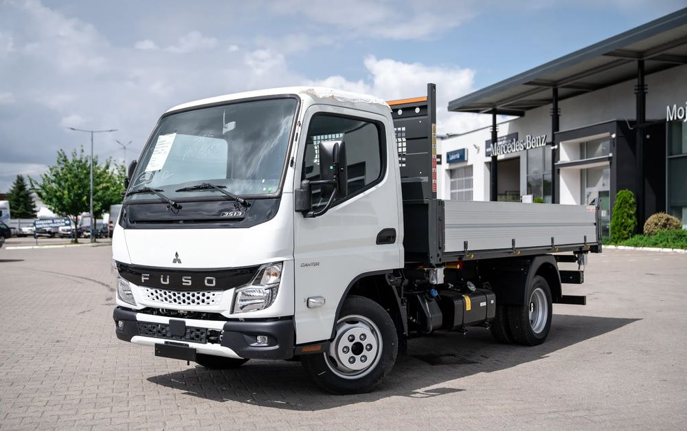 FUSO Canter 3S13 3W Scattolini - Billenőplatós teherautó: 2 kép. FUSO Canter 3S13 3W Scattolini - Billenőplatós teherautó: 2 kép.