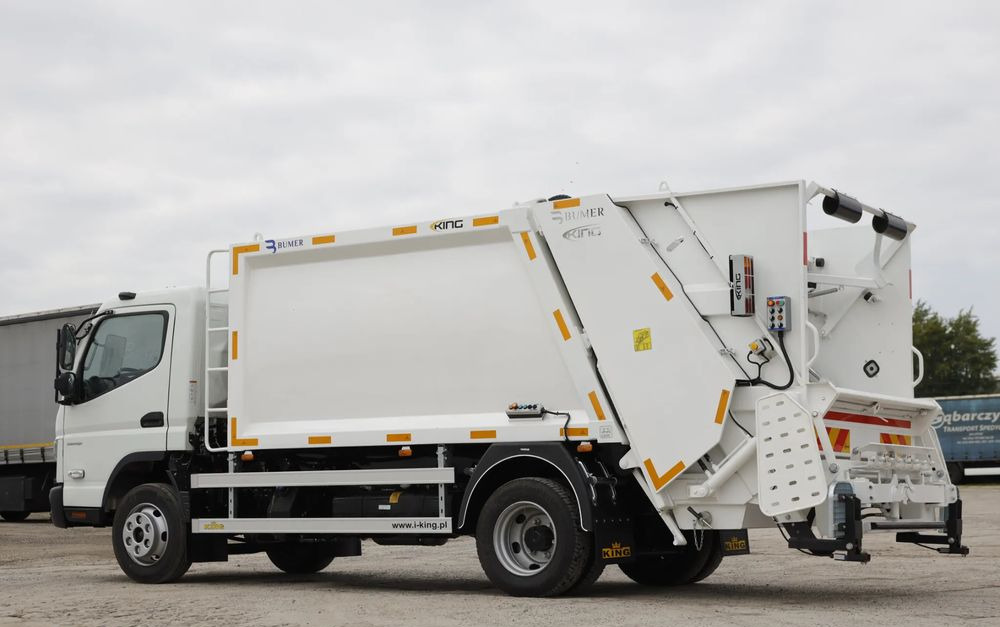 FUSO Canter 9C18 Śmieciarka - Szemetesautó: 1 kép. FUSO Canter 9C18 Śmieciarka - Szemetesautó: 1 kép.