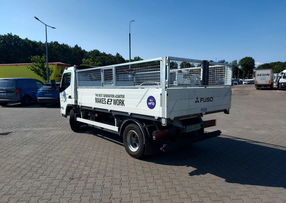 FUSO eCanter 4C15 Wywrotka Selektywna zbiórka - Szemetesautó: 4 kép. FUSO eCanter 4C15 Wywrotka Selektywna zbiórka - Szemetesautó: 4 kép.
