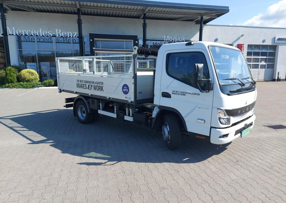 FUSO eCanter 4C15 Wywrotka Selektywna zbiórka - Szemetesautó: 2 kép. FUSO eCanter 4C15 Wywrotka Selektywna zbiórka - Szemetesautó: 2 kép.
