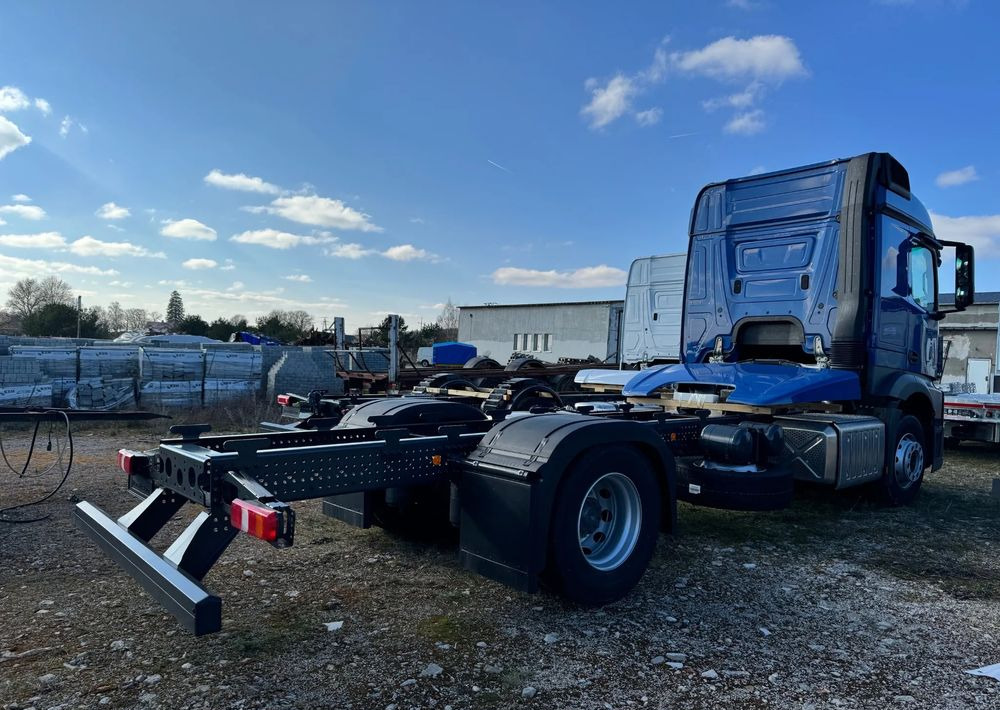 Mercedes-Benz Actros 1824 L podwozie do zabudowy - Alvaz teherautó: 4 kép. Mercedes-Benz Actros 1824 L podwozie do zabudowy - Alvaz teherautó: 4 kép.