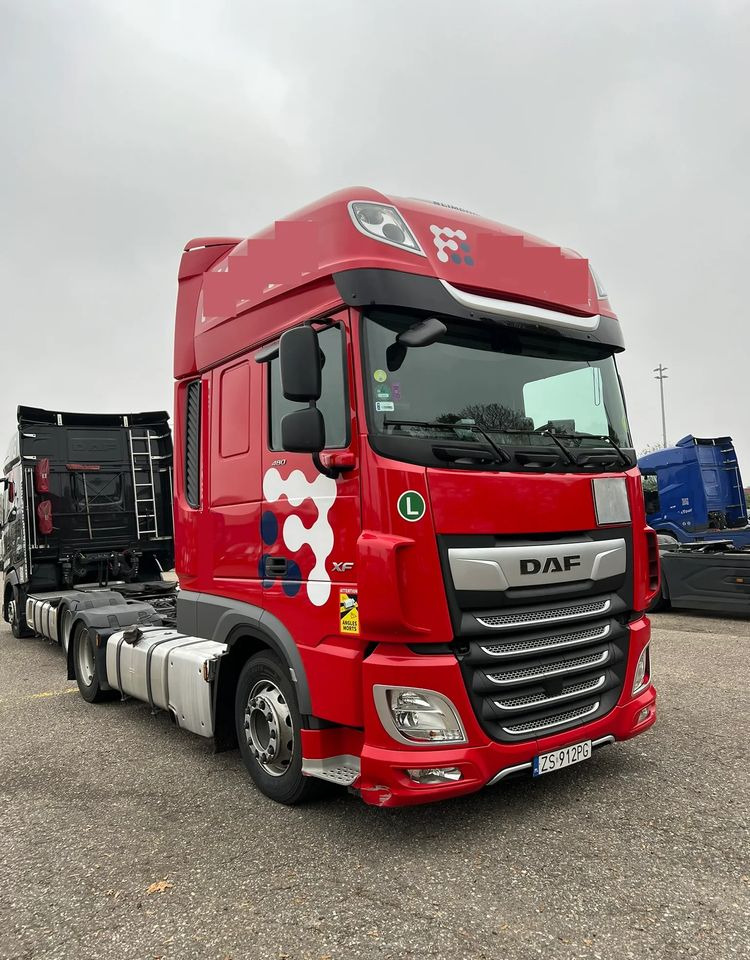 DAF DAF XF 480 Mega - Nyergesvontató: 4 kép. DAF DAF XF 480 Mega - Nyergesvontató: 4 kép.