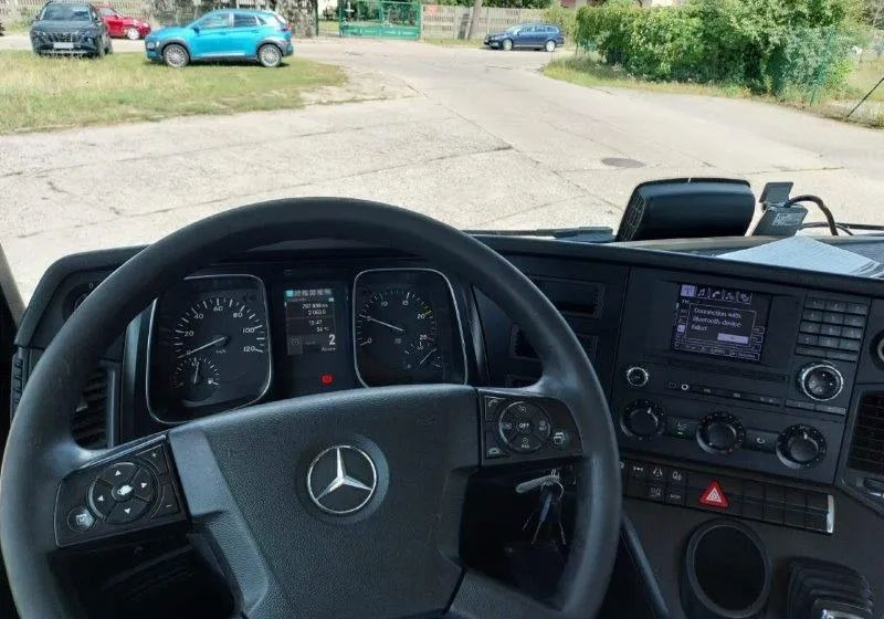 Mercedes-Benz Actros 1833LS - Nyergesvontató: 5 kép. Mercedes-Benz Actros 1833LS - Nyergesvontató: 5 kép.