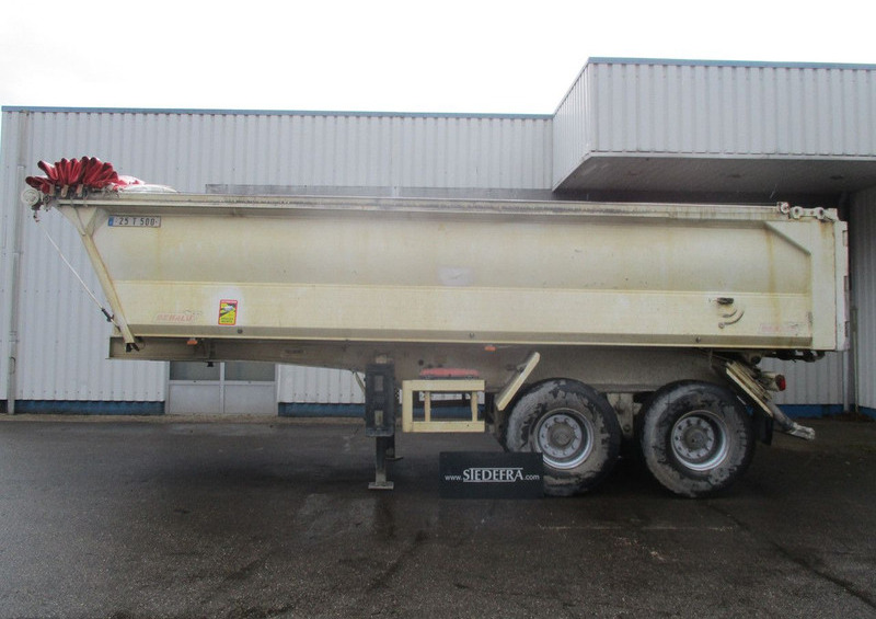 Benalu C33 , 2 Axle, Alu Tipper trailer , Drum brakes , Spring suspension - Félpótkocsi billenőplatós: 2 kép. Benalu C33 , 2 Axle, Alu Tipper trailer , Drum brakes , Spring suspension - Félpótkocsi billenőplatós: 2 kép.