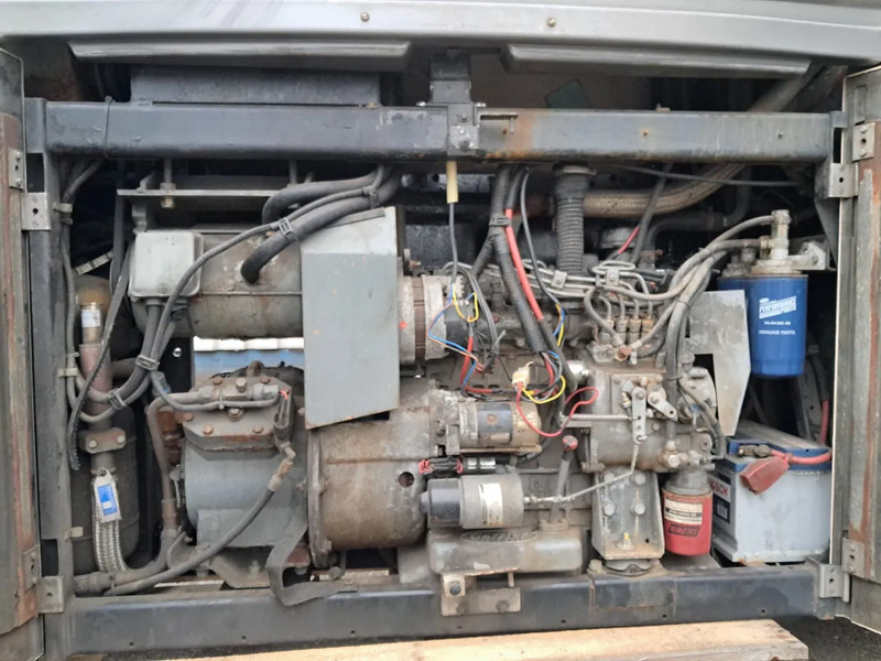 CARRIER Maxima - Hűtőrendszer - Teherautó: 4 kép. CARRIER Maxima - Hűtőrendszer - Teherautó: 4 kép.