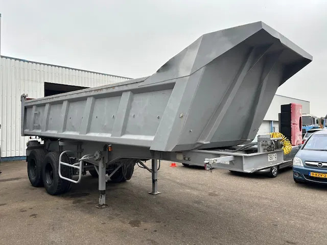 CIF 2 Axle Steel Tipper , Spring Suspension , Drum Brakes - Félpótkocsi billenőplatós: 4 kép. CIF 2 Axle Steel Tipper , Spring Suspension , Drum Brakes - Félpótkocsi billenőplatós: 4 kép.