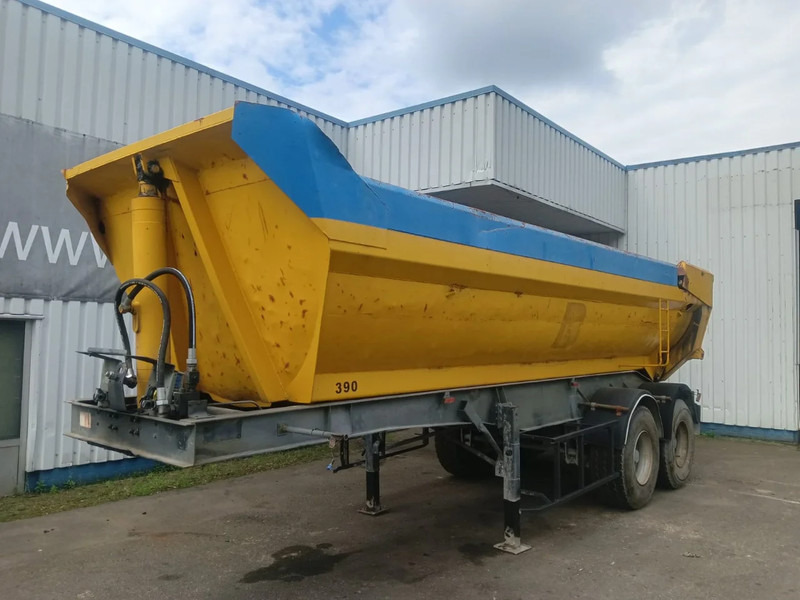 General Trailer 2 Axle Steel Tipper , Spring Suspension , Drum Brakes - Félpótkocsi billenőplatós: 1 kép. General Trailer 2 Axle Steel Tipper , Spring Suspension , Drum Brakes - Félpótkocsi billenőplatós: 1 kép.