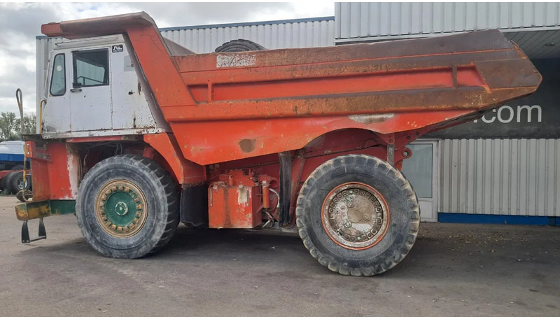 Hitachi Euclid R40C - Bánya teherautó: 2 kép. Hitachi Euclid R40C - Bánya teherautó: 2 kép.