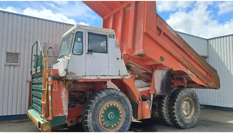 Hitachi Euclid R40C - Bánya teherautó: 1 kép. Hitachi Euclid R40C - Bánya teherautó: 1 kép.