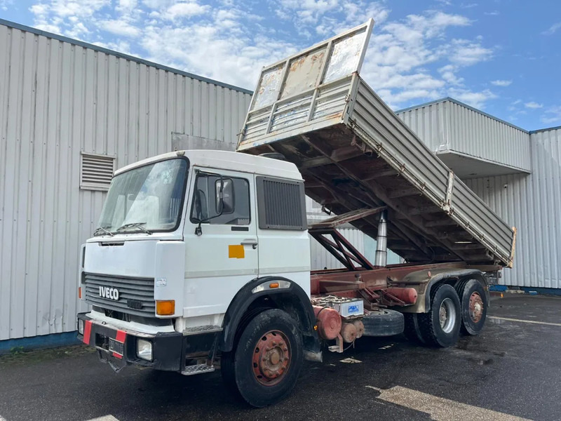Iveco Turbostar 190-38 , 6x2 , V8 Watercooling , 3 Way Tipper , Spring Suspension , Manual - Billenőplatós teherautó: 1 kép. Iveco Turbostar 190-38 , 6x2 , V8 Watercooling , 3 Way Tipper , Spring Suspension , Manual - Billenőplatós teherautó: 1 kép.