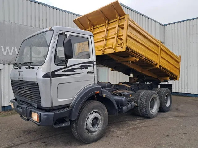 Mercedes-Benz 2628 , V8 , 6x4 , 3 Way Tipper, ZF Manual , Spring Suspension - Billenőplatós teherautó: 1 kép. Mercedes-Benz 2628 , V8 , 6x4 , 3 Way Tipper, ZF Manual , Spring Suspension - Billenőplatós teherautó: 1 kép.