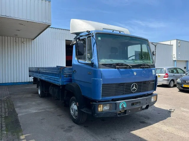 Mercedes-Benz 814 Ecoliner , Spring suspension , Manual , Euro 2 - Ponyvás teherautó: 4 kép. Mercedes-Benz 814 Ecoliner , Spring suspension , Manual , Euro 2 - Ponyvás teherautó: 4 kép.