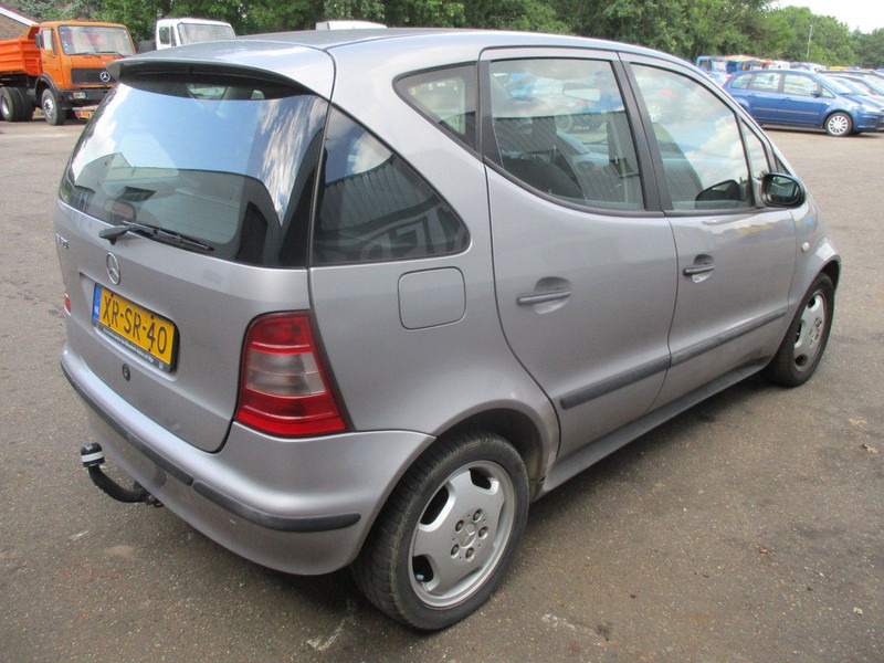 Mercedes-Benz A-Klasse A160 Elegance , Manual - Hatchback: 3 kép. Mercedes-Benz A-Klasse A160 Elegance , Manual - Hatchback: 3 kép.