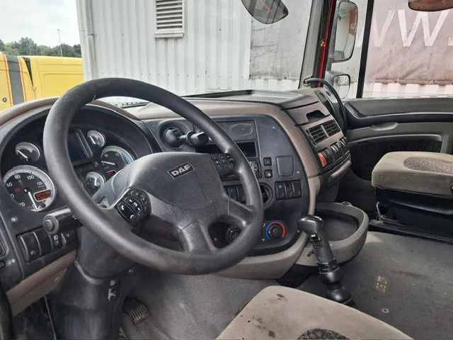 Nyergesvontató DAF XF 105 460 , Manual Gearbox , PTO , Tipper Hydraulics , Airco , Superspace Cab: 13 kép.