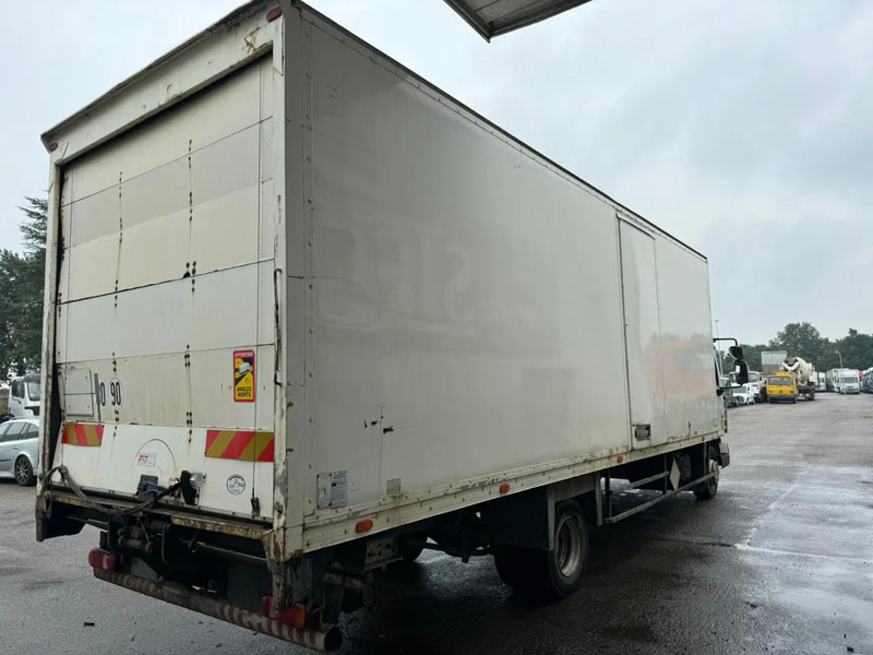Renault Midlum 180 DXI, Spring Suspension, Drum Brakes - Dobozos felépítményű teherautó: 3 kép. Renault Midlum 180 DXI, Spring Suspension, Drum Brakes - Dobozos felépítményű teherautó: 3 kép.