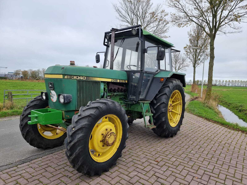 Traktor John Deere 3140: 1 kép.