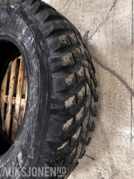 1 stk. Nokian TRI 2 480/80 R38 dekk - Gumiabroncs - Mezőgazdasági gépek: 5 kép. 1 stk. Nokian TRI 2 480/80 R38 dekk - Gumiabroncs - Mezőgazdasági gépek: 5 kép.