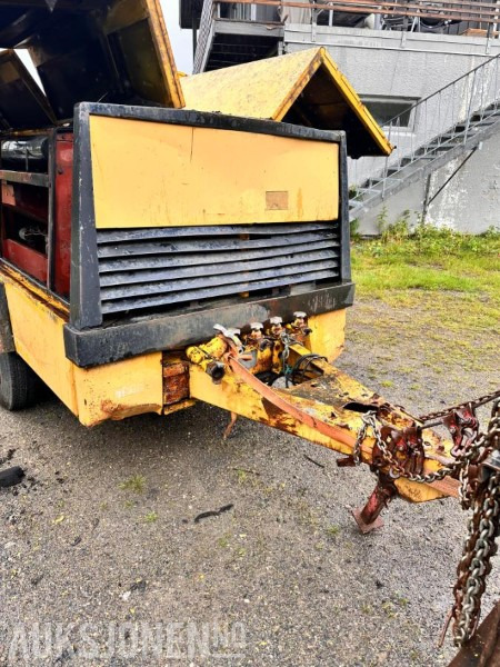 1900 Atlas Copco 160 XASS kompressor - Építőipari berendezések: 4 kép. 1900 Atlas Copco 160 XASS kompressor - Építőipari berendezések: 4 kép.