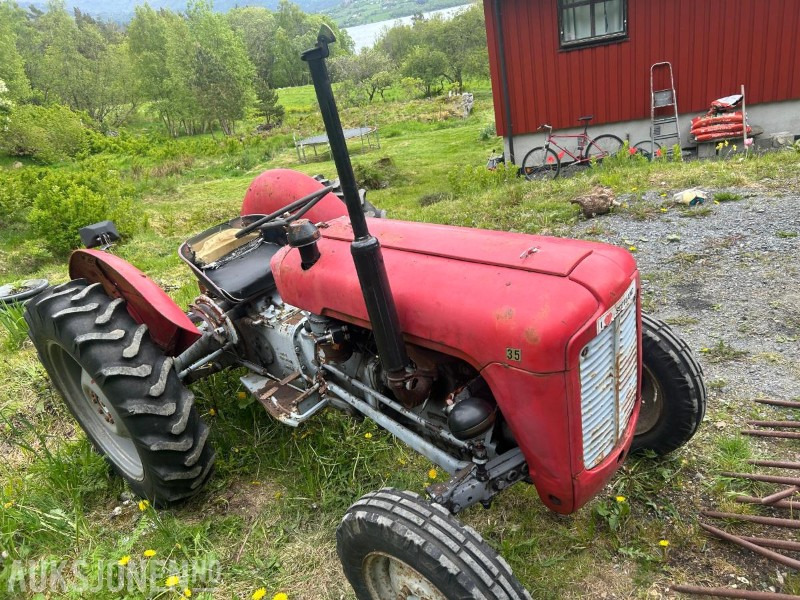 1957 Ferguson Fe35 MVA FRI - Traktor: 2 kép. 1957 Ferguson Fe35 MVA FRI - Traktor: 2 kép.