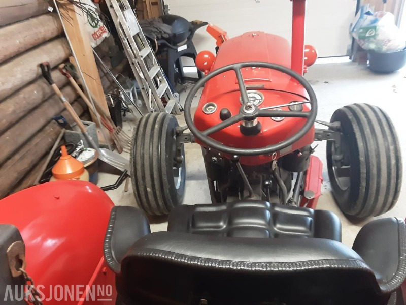 1972 Massey Ferguson 35 - Nyoppusset traktor - Traktor: 4 kép. 1972 Massey Ferguson 35 - Nyoppusset traktor - Traktor: 4 kép.