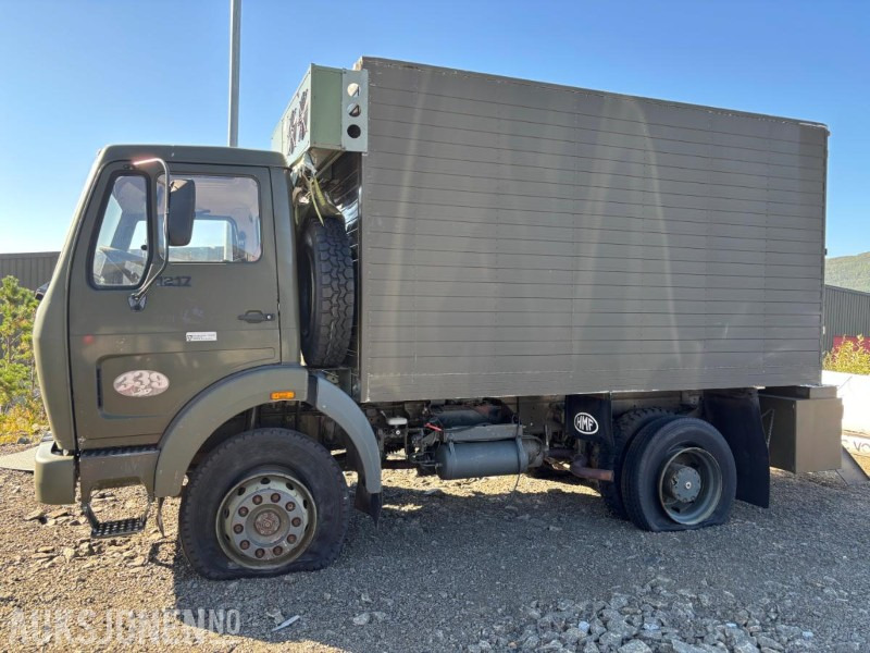 1980 Mercedes-Benz 1217 4X4 Allrad-Kipper Fahrgestell (AK/32) - Dobozos felépítményű teherautó: 1 kép. 1980 Mercedes-Benz 1217 4X4 Allrad-Kipper Fahrgestell (AK/32) - Dobozos felépítményű teherautó: 1 kép.