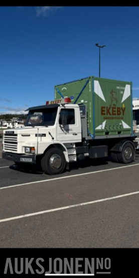 1983 Scania T82H4X2LI46 VETERAN. - Platós teherautó: 3 kép. 1983 Scania T82H4X2LI46 VETERAN. - Platós teherautó: 3 kép.