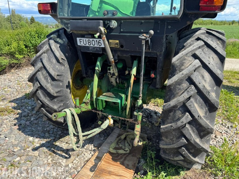 1984 John Deere 1640 SYNCHRON 2WD traktor - Traktor: 5 kép. 1984 John Deere 1640 SYNCHRON 2WD traktor - Traktor: 5 kép.