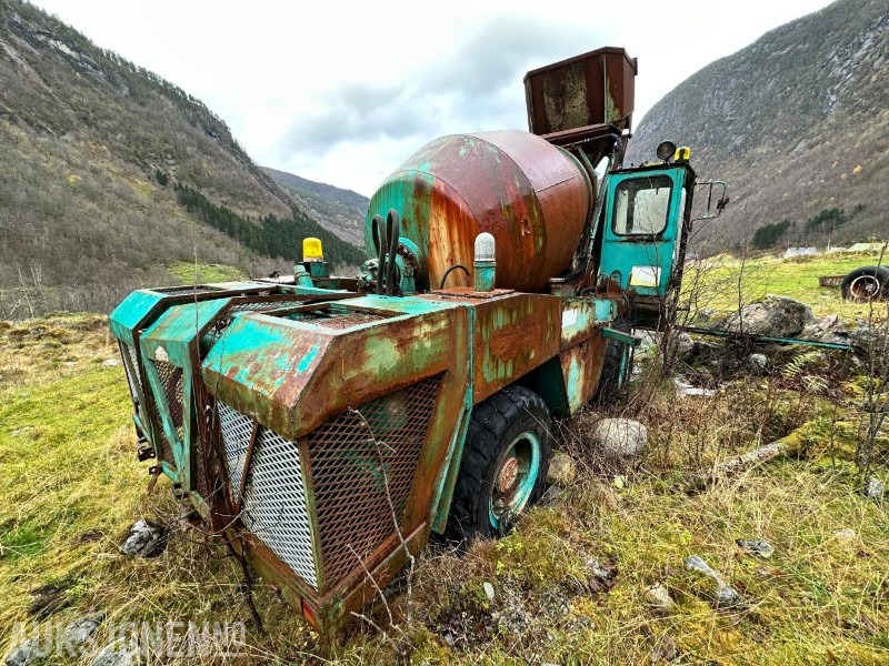 1984 Mariner 35 Betongblander Deleobjekt - Építőipari berendezések: 5 kép. 1984 Mariner 35 Betongblander Deleobjekt - Építőipari berendezések: 5 kép.