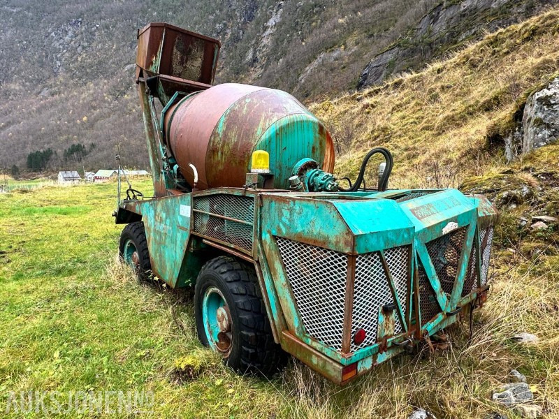 1984 Mariner 35 Betongblander Deleobjekt - Építőipari berendezések: 3 kép. 1984 Mariner 35 Betongblander Deleobjekt - Építőipari berendezések: 3 kép.