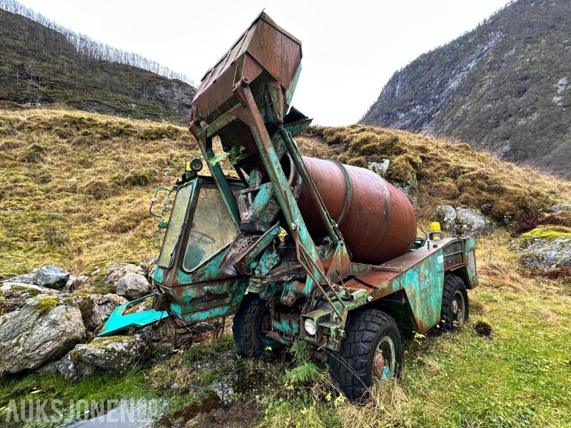 1984 Mariner 35 Betongblander Deleobjekt - Építőipari berendezések: 1 kép. 1984 Mariner 35 Betongblander Deleobjekt - Építőipari berendezések: 1 kép.