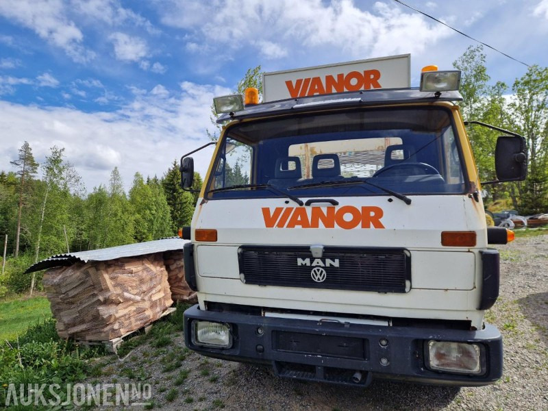 1992 MAN 8.150 F planbil med kran - Darus autó: 2 kép. 1992 MAN 8.150 F planbil med kran - Darus autó: 2 kép.