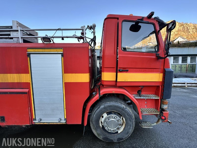 Tűzoltóautó 1992 Scania R 113ML - 400 6X2 Tankbil/Brannbil med vannkanon - Repobjekt, 553874km: 13 kép.