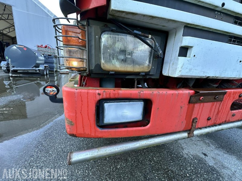 Tűzoltóautó 1992 Scania R 113ML - 400 6X2 Tankbil/Brannbil med vannkanon - Repobjekt, 553874km: 9 kép.