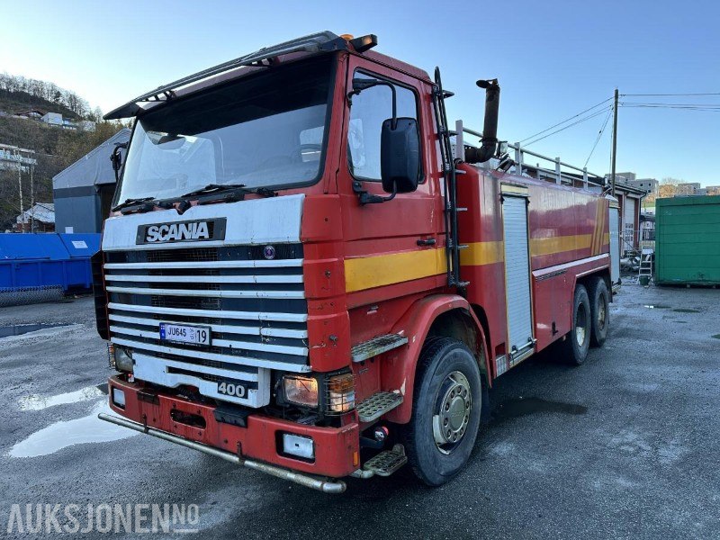 1992 Scania R 113ML - 400 6X2 Tankbil/Brannbil med vannkanon - Repobjekt, 553874km - Tűzoltóautó: 1 kép. 1992 Scania R 113ML - 400 6X2 Tankbil/Brannbil med vannkanon - Repobjekt, 553874km - Tűzoltóautó: 1 kép.
