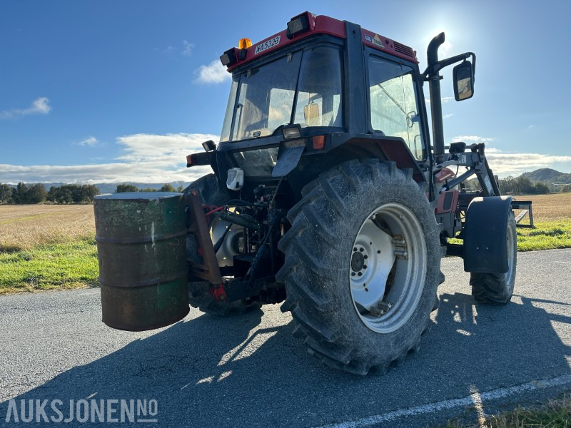1996 CASE IH 4240 XL Traktor med frontlaster, og utstyr - Traktor: 4 kép. 1996 CASE IH 4240 XL Traktor med frontlaster, og utstyr - Traktor: 4 kép.