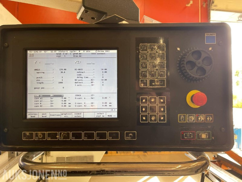 1996 Trumpf TrumaBend V130 plateknekke - reparasjonsobjekt - Építőipari berendezések: 5 kép. 1996 Trumpf TrumaBend V130 plateknekke - reparasjonsobjekt - Építőipari berendezések: 5 kép.