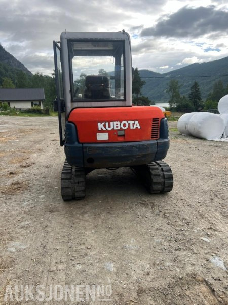 1997 Kubota KX 121-2 gravemaskin med 2 skuffer og klype - Kotrógép: 3 kép. 1997 Kubota KX 121-2 gravemaskin med 2 skuffer og klype - Kotrógép: 3 kép.
