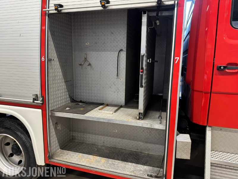 Tűzoltóautó 1997 Mercedes-Benz 1124 Af/36 4X4 brannbil registrert som motorredskap med kun 29540 km: 16 kép. Tűzoltóautó 1997 Mercedes-Benz 1124 Af/36 4X4 brannbil registrert som motorredskap med kun 29540 km: 16 kép.