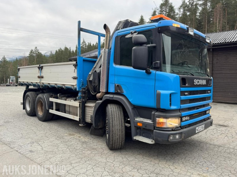 1997 Scania P124 400 kranbil med 3-veis tipp og klype - Darus autó: 4 kép. 1997 Scania P124 400 kranbil med 3-veis tipp og klype - Darus autó: 4 kép.