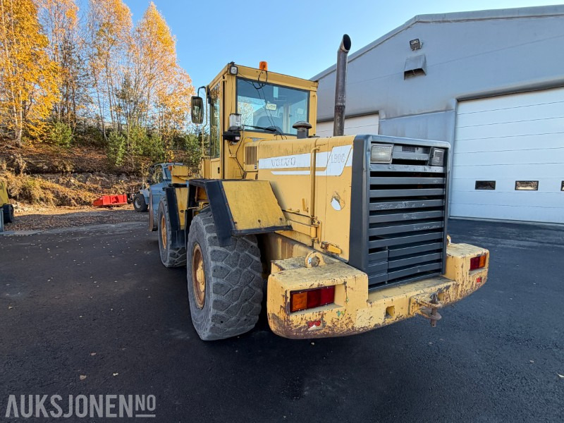 1997 Volvo L90C hjullaster med skuff 250 cm - får ny sertifisering - Gumikerekes homlokrakodó: 5 kép. 1997 Volvo L90C hjullaster med skuff 250 cm - får ny sertifisering - Gumikerekes homlokrakodó: 5 kép.
