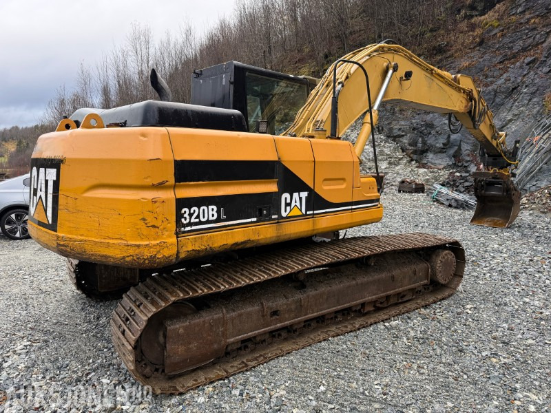 1998 Cat 320B L - Hydraulisk hurtigfeste - Engcon tiltrotator - 10875 timer - Kotrógép: 3 kép. 1998 Cat 320B L - Hydraulisk hurtigfeste - Engcon tiltrotator - 10875 timer - Kotrógép: 3 kép.